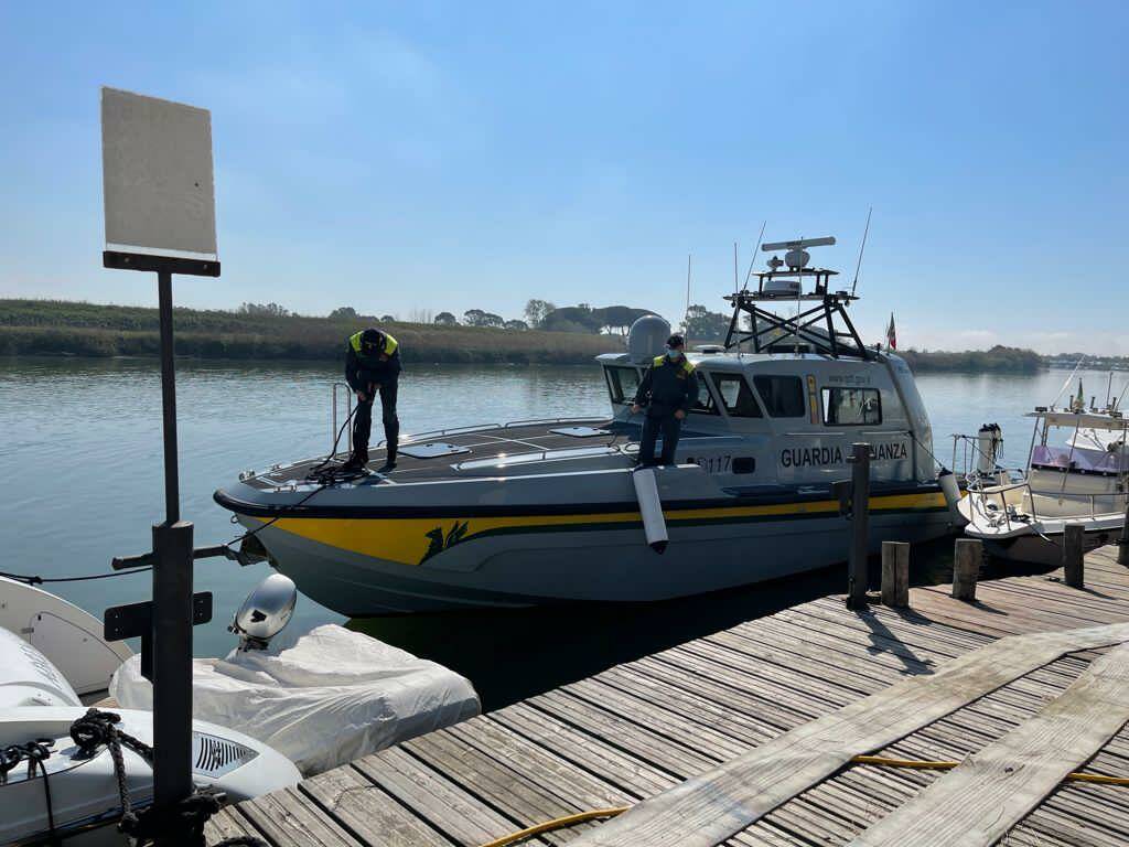 Fiumicino, costruzioni abusive e lavori senza autorizzazioni: sequestrato cantiere navale sul Tevere