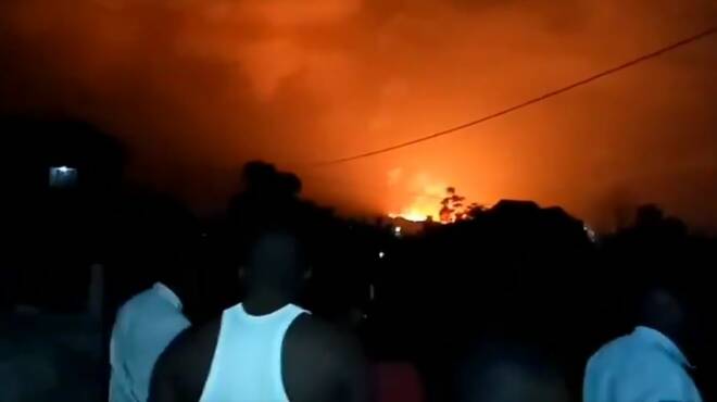 Esplode il vulcano Nyiragongo in Congo: migliaia di persone in fuga nella notte
