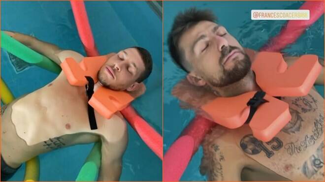 Euro 2020, Belotti e Acerbi paparazzati da Immobile mentre “dormono” in piscina