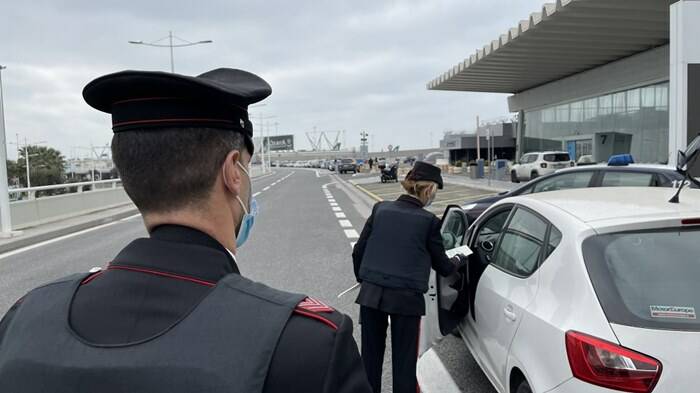 Violano le legge speciali sul trasporto con conducente: maxi multa all’aeroporto di Fiumicino