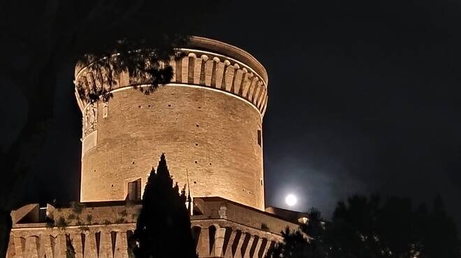 castello giulio II ostia antica notte