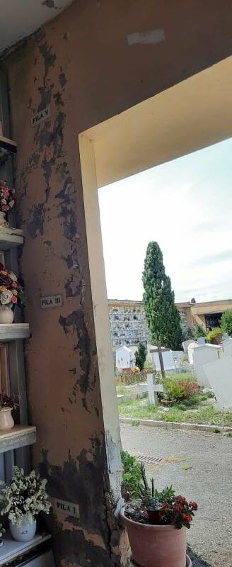 Cimitero di Maccarese, il Pd Ama denuncia: “Una vergogna senza fine”