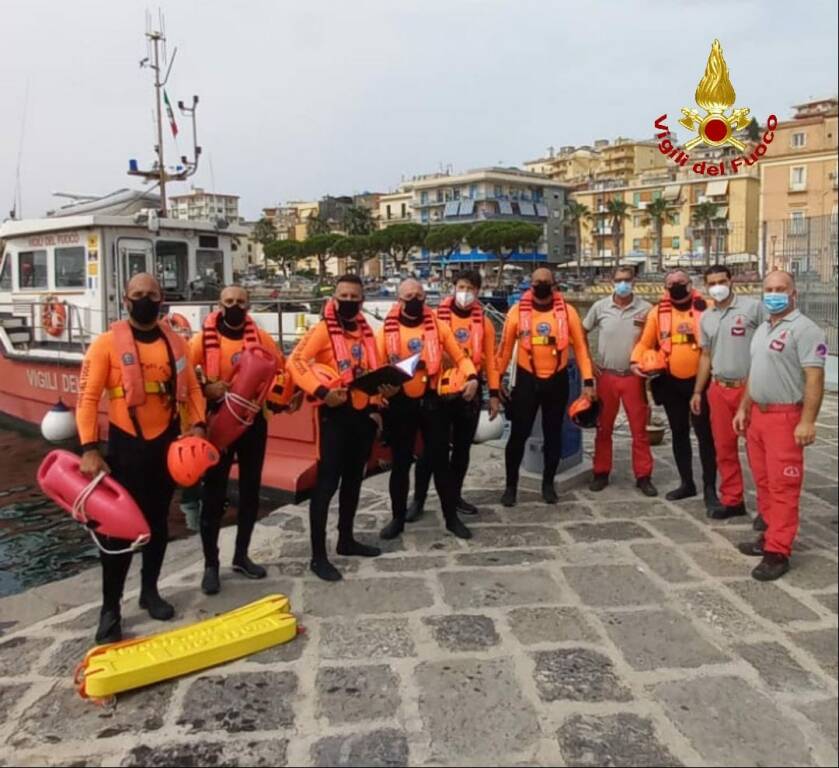 Allarme a Gaeta, uomo rischia di annegare ma è un’esercitazione dei Vigili del fuoco