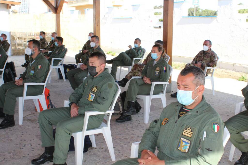 Latina, esercitazione militare al largo di Foce Verde: le spettacolari immagini