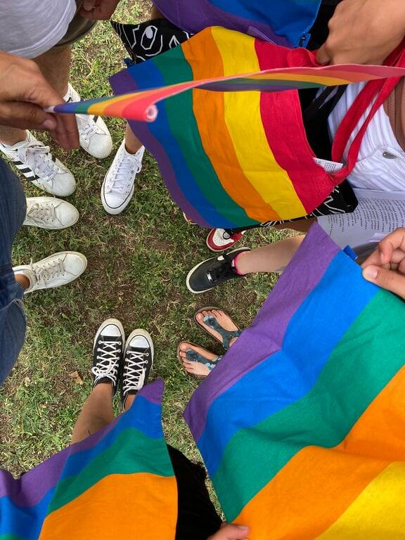 Infernetto, in tanti al flash mob ai Parchi della Colombo contro l'omofobia e l'intolleranza