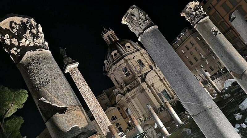 Roma, dal 24 giugno tornano le passeggiate serali nei Fori Imperiali: orari e costi