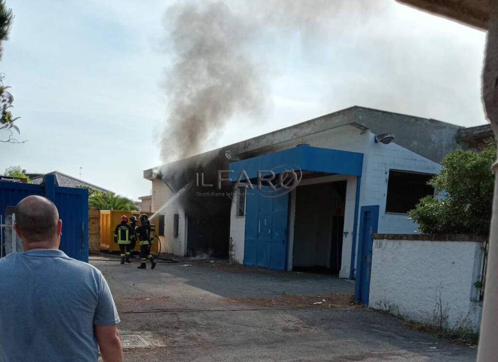 Isola Sacra, incendio via Giuseppe Cenni