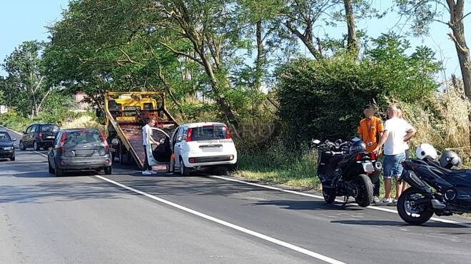 Incidente ad Ardea, tamponamento tra 3 auto su via Pratica di Mare