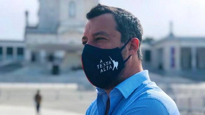 Covid, Salvini: “Chiederò a Draghi di togliere le mascherine all’aperto”