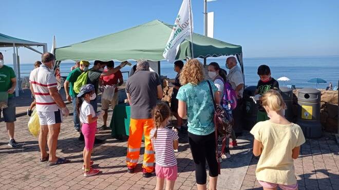 Plastic Free, a Ladispoli un sabato ecologico dedicato alla pulizia delle spiagge