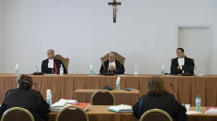 Vaticano, processo per gli abusi sui chierichetti del Papa: il 6 ottobre la sentenza
