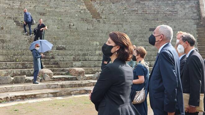 Il presidente austriaco Van der Bellen visita gli scavi archeologici di Ostia Antica