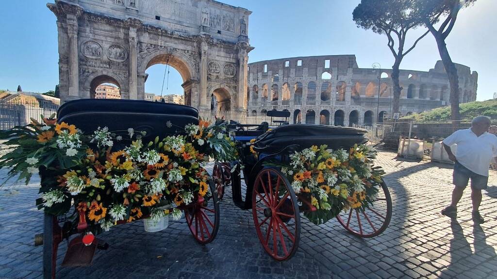 Al Colosseo botticelle fiorite per rilanciare il florovivaismo