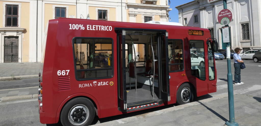 Roma, Atac rinnova la flotta: in arrivo 411 bus elettrici