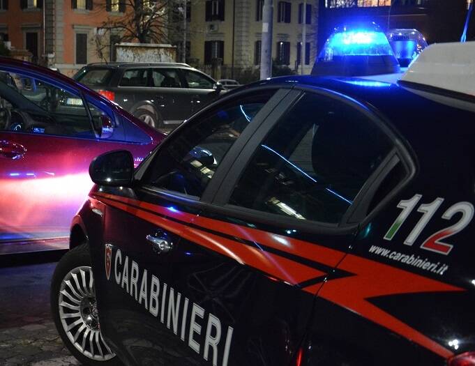 Si fingevano clienti e rubavano auto dai concessionari: in arresto due 50enni di Pomezia