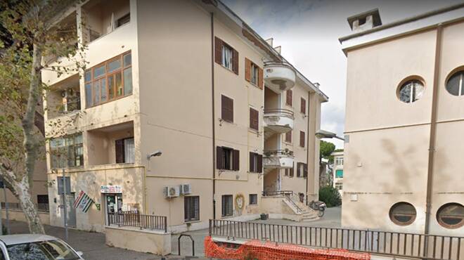 Case Ater a Fiumicino, Righini-Costa (FdI): “Vanno ripresi i lavori nelle palazzine di via Porto di Claudio”