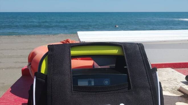 defibrillatore spiagge libere montalto