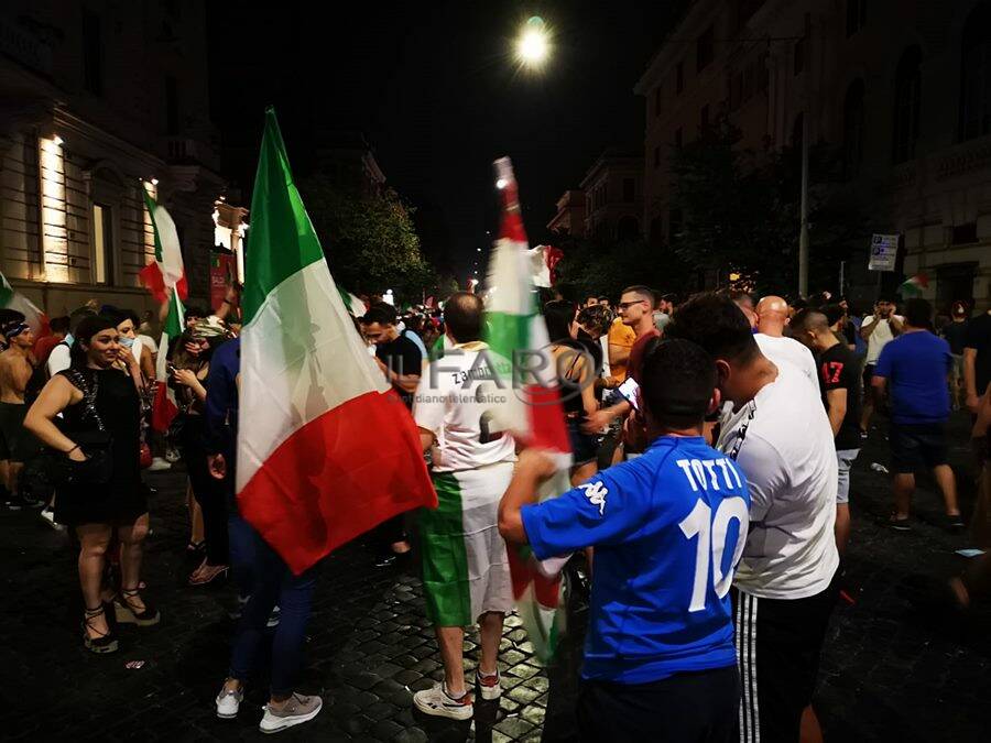 L&#8217;Italia è campione d&#8217;Europa, a Roma esplode la festa
