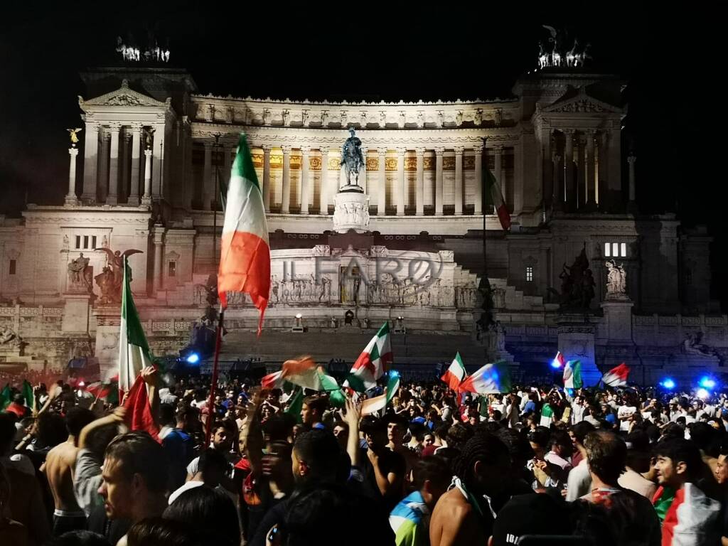 L'Italia è campione d'Europa, a Roma esplode la festa