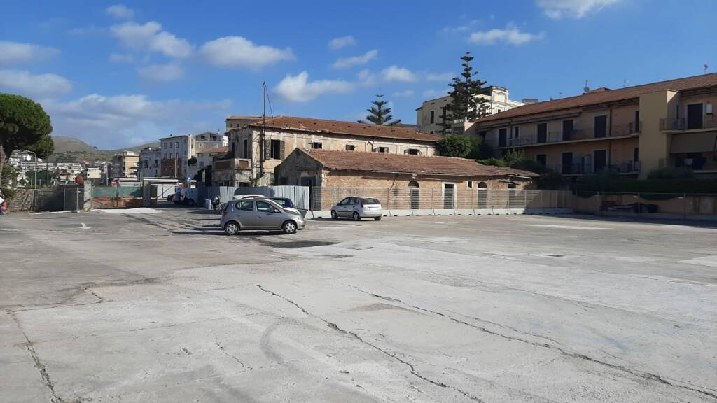 Il Comune di Gaeta apre il parcheggio ex Avir: ospita 250 posti auto