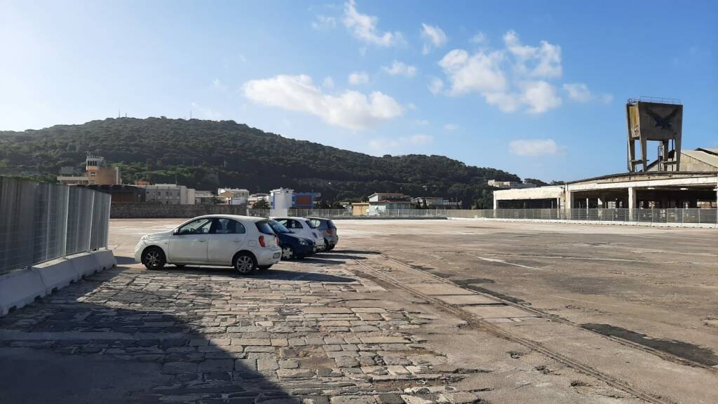 Il Comune di Gaeta apre il parcheggio ex Avir: ospita 250 posti auto