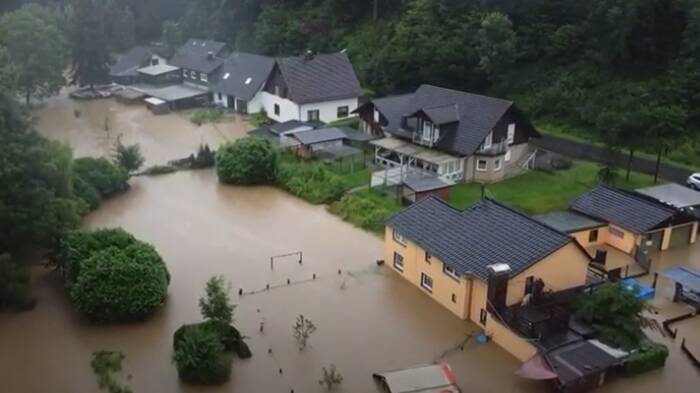 Piogge torrenziali e inondazioni in Germania: diversi morti e decine di dispersi