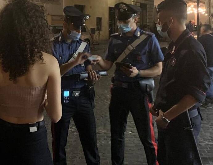 Mala movida e spaccio di eroina a Roma: un arresto, due denunce e un bar chiuso
