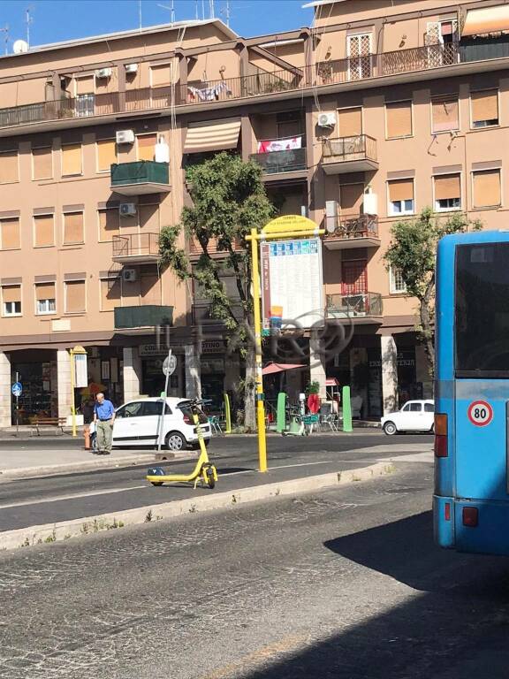 Ostia, niente più bus 060. E Pd e M5S fanno “scaricabarile”