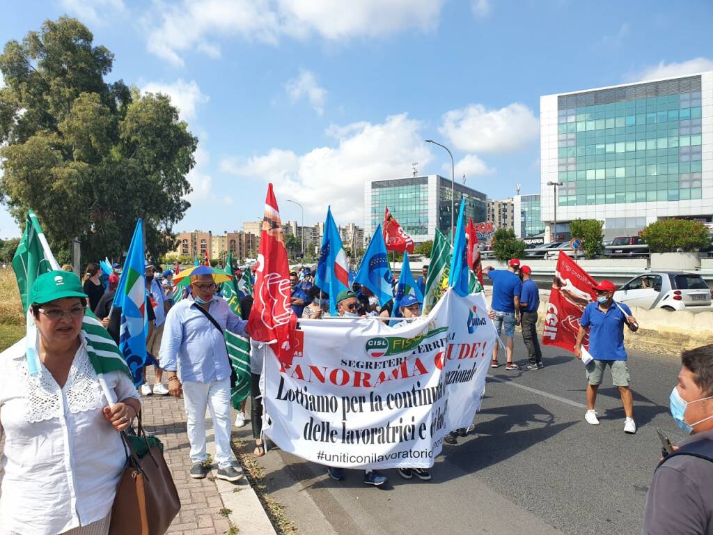 Latina, chiude Panorama: lavoratori in sciopero