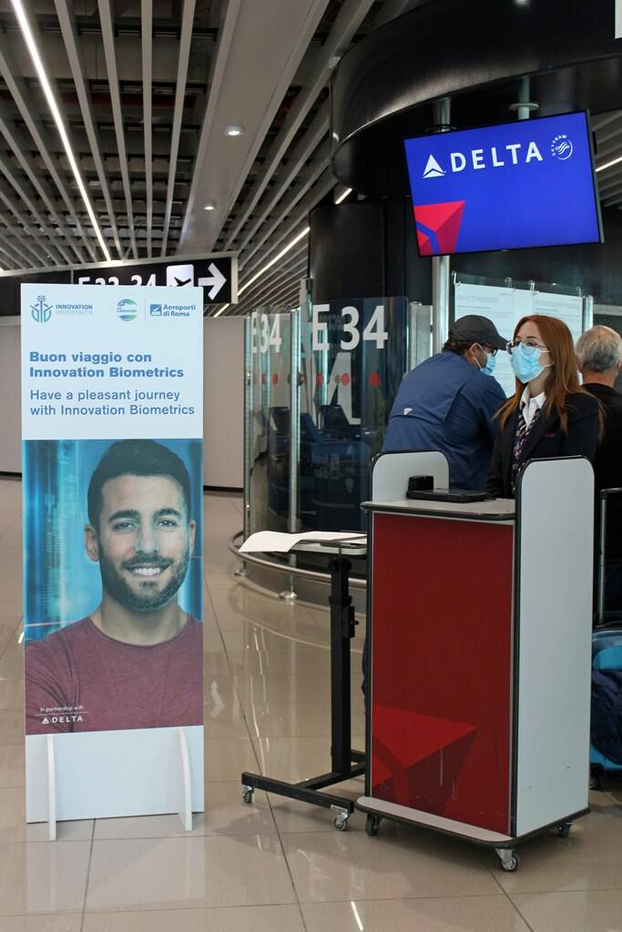 Fiumicino, attivo il riconoscimento biometrico: transito più rapido e sicuro per chi vola negli Usa