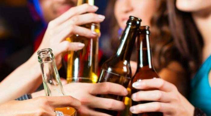 Formia, la stretta per Capodanno: stop alla vendita di alcol e bevande in vetro o lattina