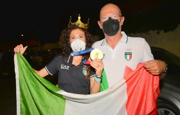 Marcia, Palmisano a casa con l’oro olimpico: una festa che non si placa