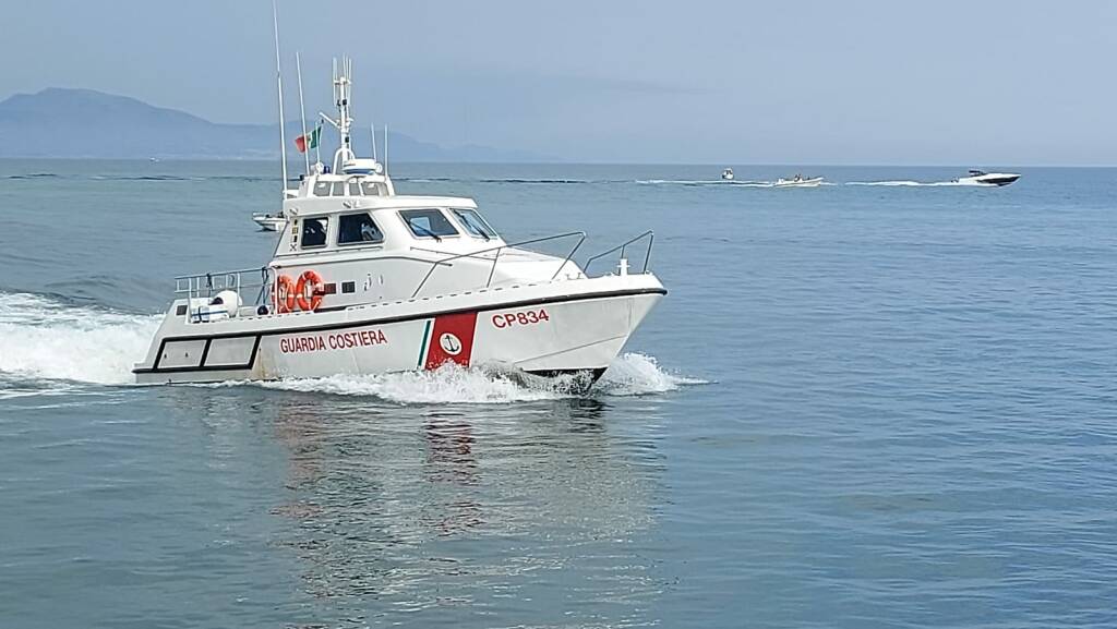 Terracina, barca affonda subito dopo aver lasciato l’ormeggio a Porto Badino