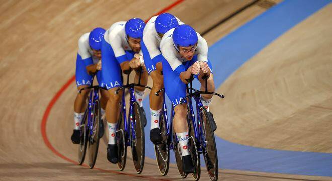 Inseguimento, l’Italia del ciclismo su pista è oro olimpico con record del mondo
