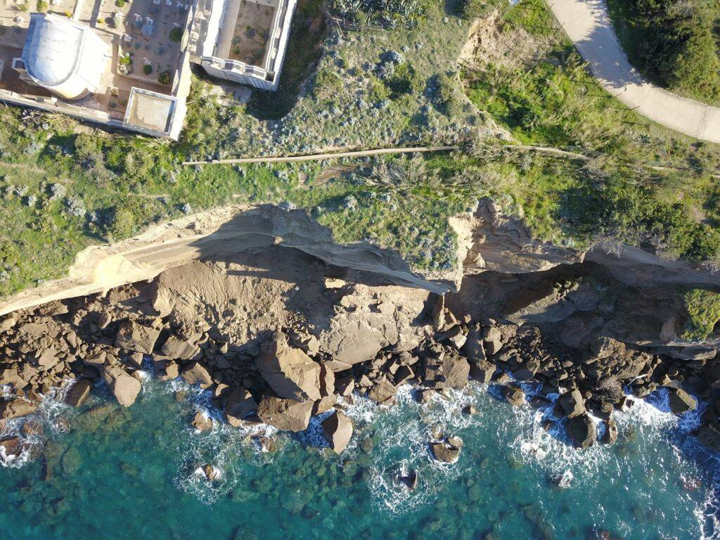 Ventotene, il cimitero dell'isola pontina a rischio crollo in mare