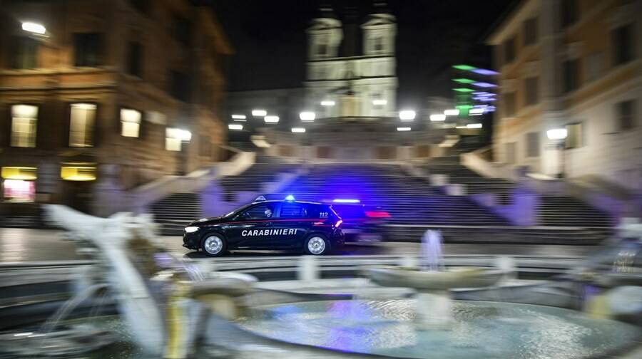 Roma, furti tra i turisti in centro e sui bus: quattro ladri arrestati in poche ore
