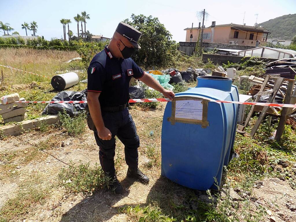 San Felice Circeo, scoperto un deposito di rifiuti speciali pericolosi: scatta il sequestro