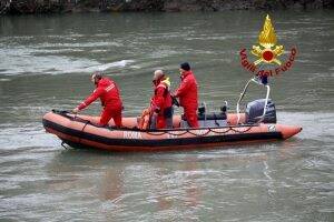 Giallo a Roma, dalle acque del Tevere riaffiora il cadavere di una donna