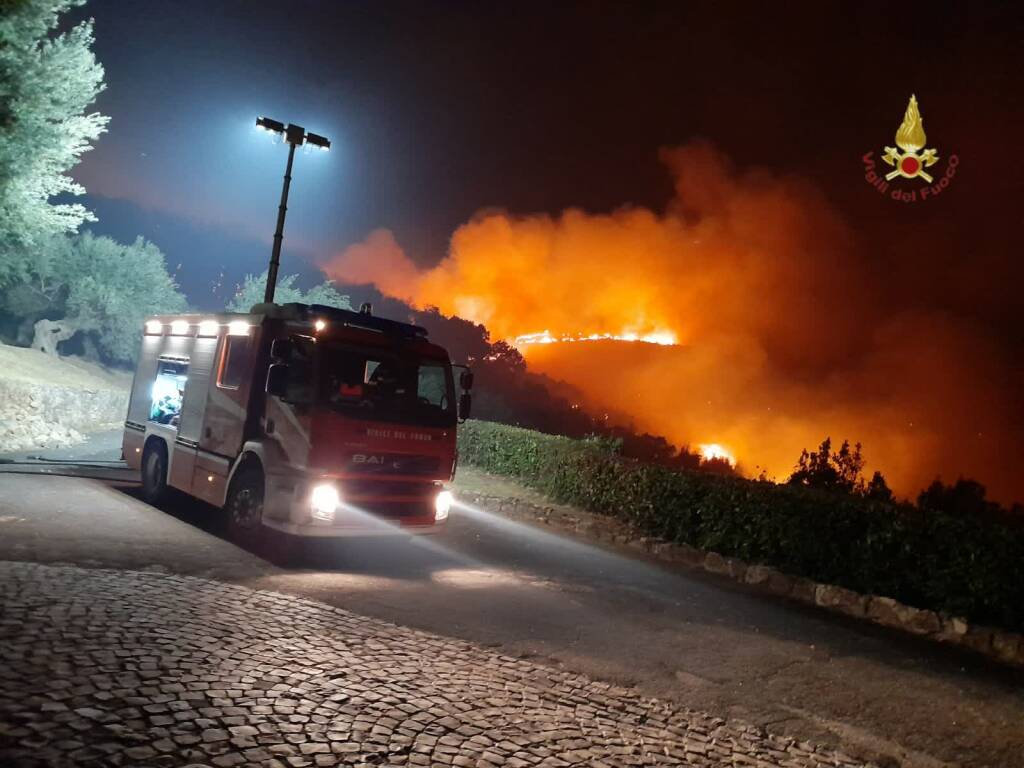 Roghi e incendi devastano il Lazio: Zingaretti decreta lo stato di calamità naturale