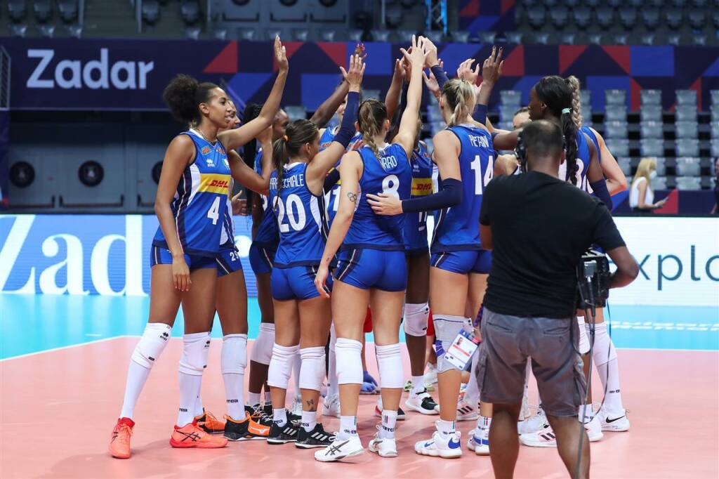 Europei volley, le azzurre vincono con la Croazia e vanno in testa al girone