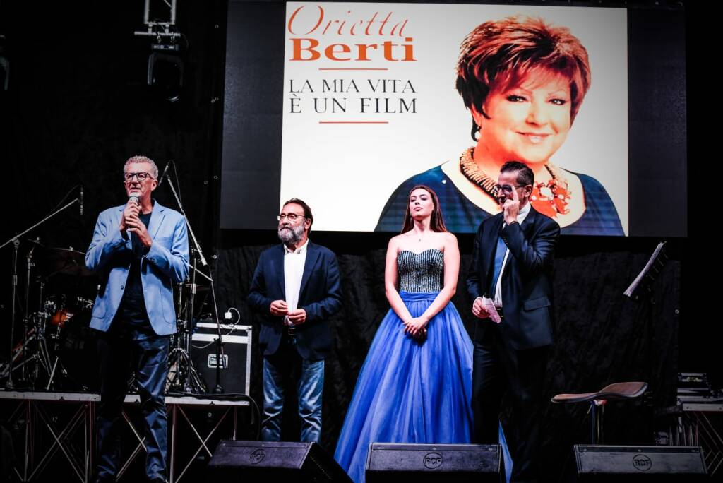 Orietta Berti incanta Nettuno: concerto dedicato alle realtà in prima linea contro il Covid