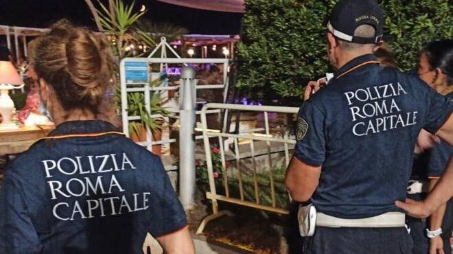 Ferragosto 2021, task force della Polizia sul litorale romano: pioggia di multe a locali e persone