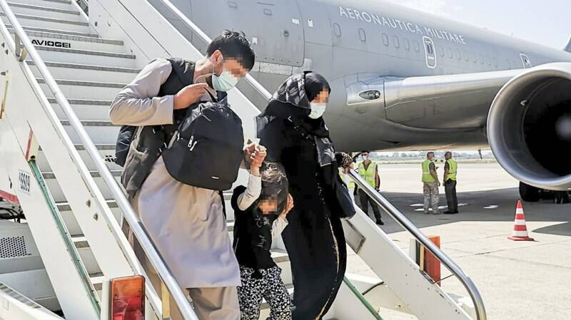 Continua il ponte aereo Kabul-Italia: a Fiumicino sbarcano altri 201 afghani