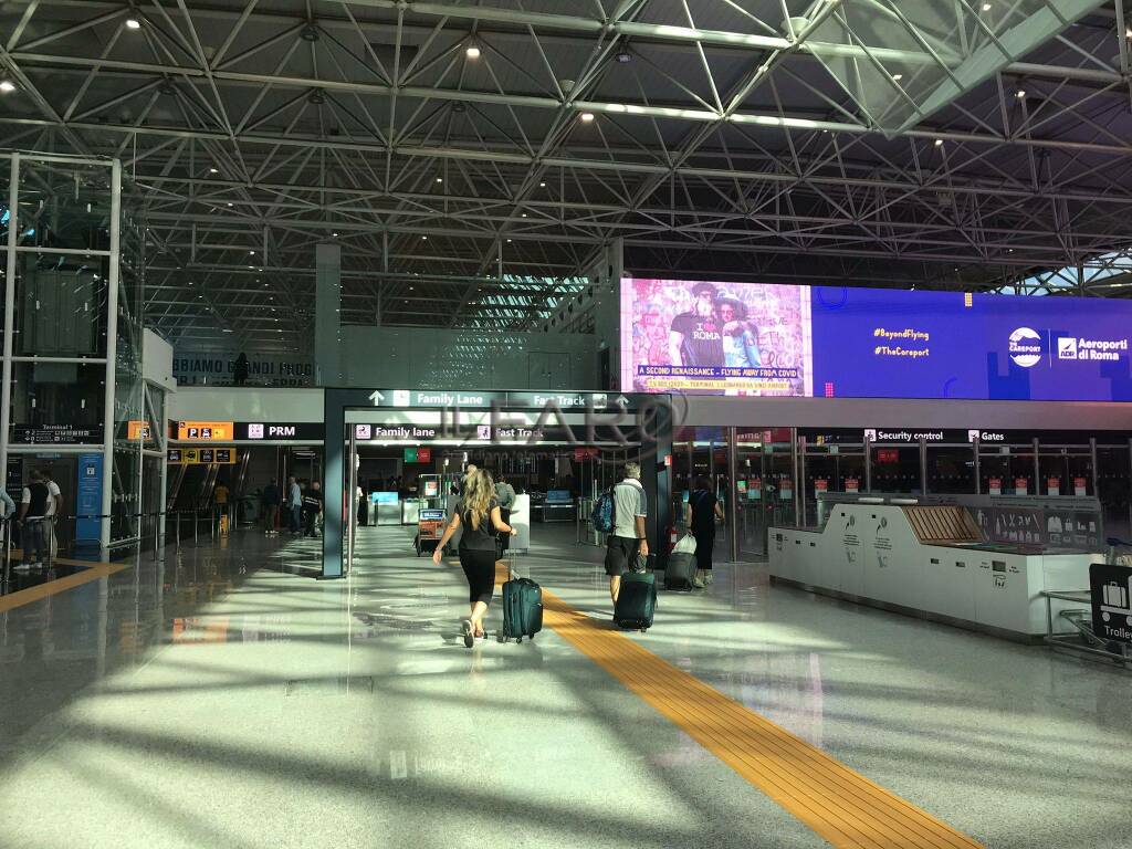 Fiumicino, rivoluzione ai controlli dell’aeroporto: si possono imbarcare liquidi senza limiti