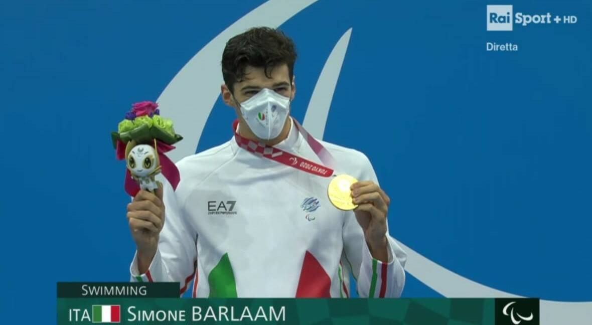 Paralimpiadi di Tokyo, Barlaam è oro nei 50 stile S9 di nuoto: “Emozioni incredibili”