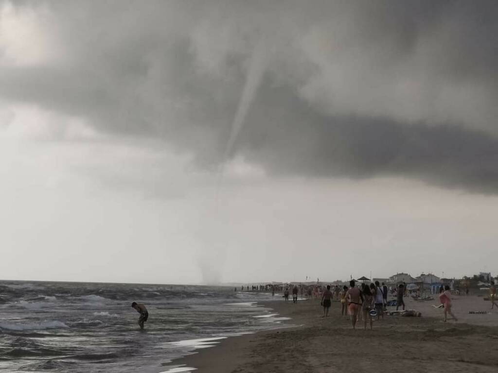 Paura sul litorale laziale, trombe d’aria ad Anzio e al Circeo