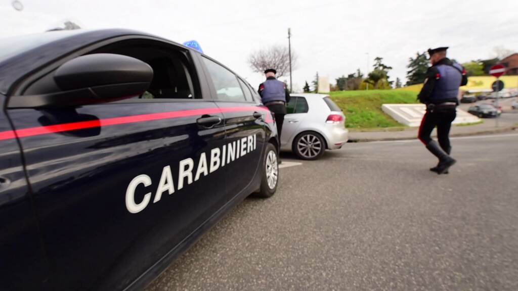 Investito chiede 200 euro al conducente dell’auto, ma è una truffa: arrestato 61enne romano