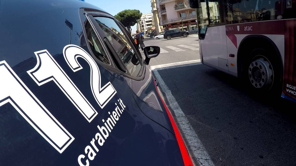 carabinieri autobus atac roma
