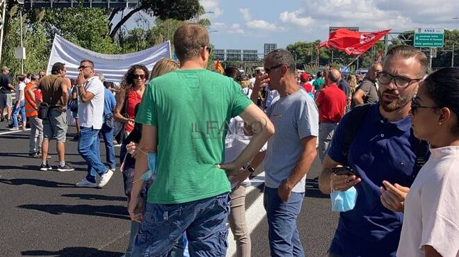 Alitalia, lavoratori in protesta, Roma-Fiumicino nuovamente bloccata