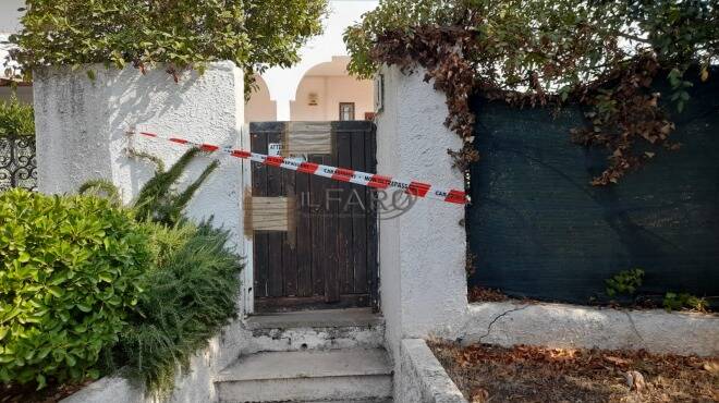 Tor San Lorenzo, trovata morta in un lago di sangue: si indaga per omicidio